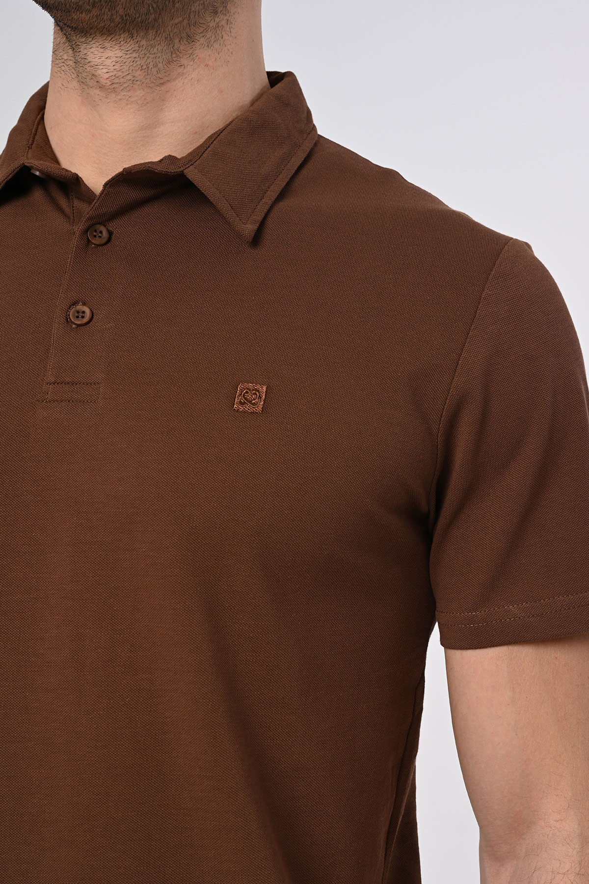 Vav Tasarım Punto Baskılı Pamuk Polo Yaka Koyu Kahverengi T-shirt 23'